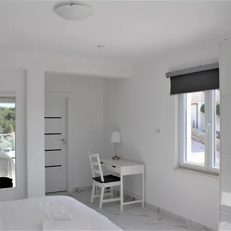 Lovisa - 4 Star With Pool And Amazing Sea View 빌라 밀나