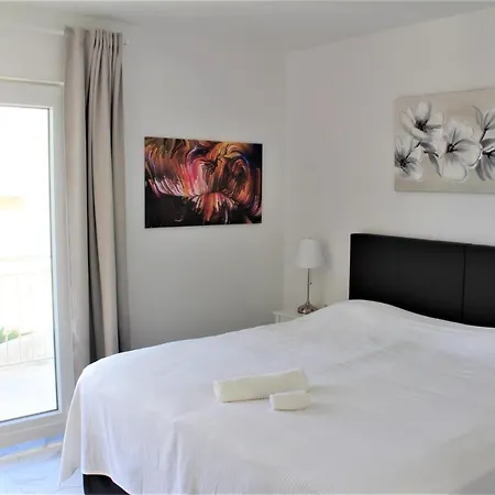 Lovisa - 4 Star With Pool And Amazing Sea View 밀나