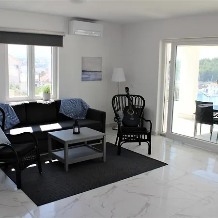 Lovisa - 4 Star With Pool And Amazing Sea View 빌라 *